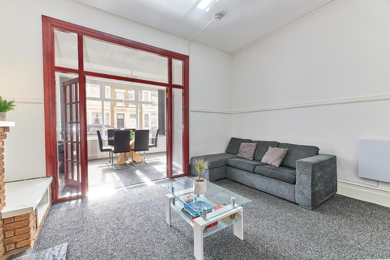 Pleasure Holiday Apartments Blackpool Exteriör bild