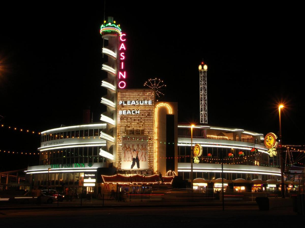 Pleasure Holiday Apartments Blackpool Exteriör bild